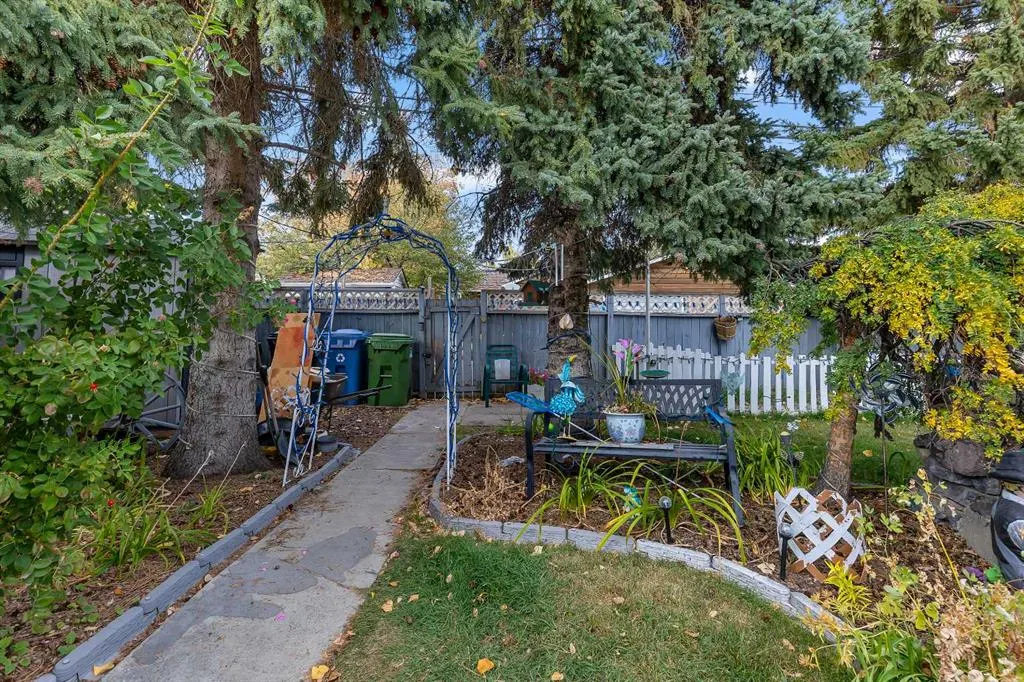 8128 Bowglen Crescent NW