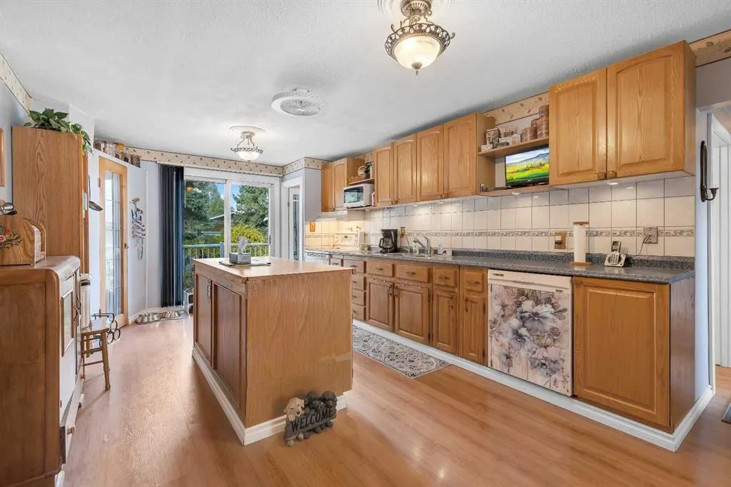 8128 Bowglen Crescent NW