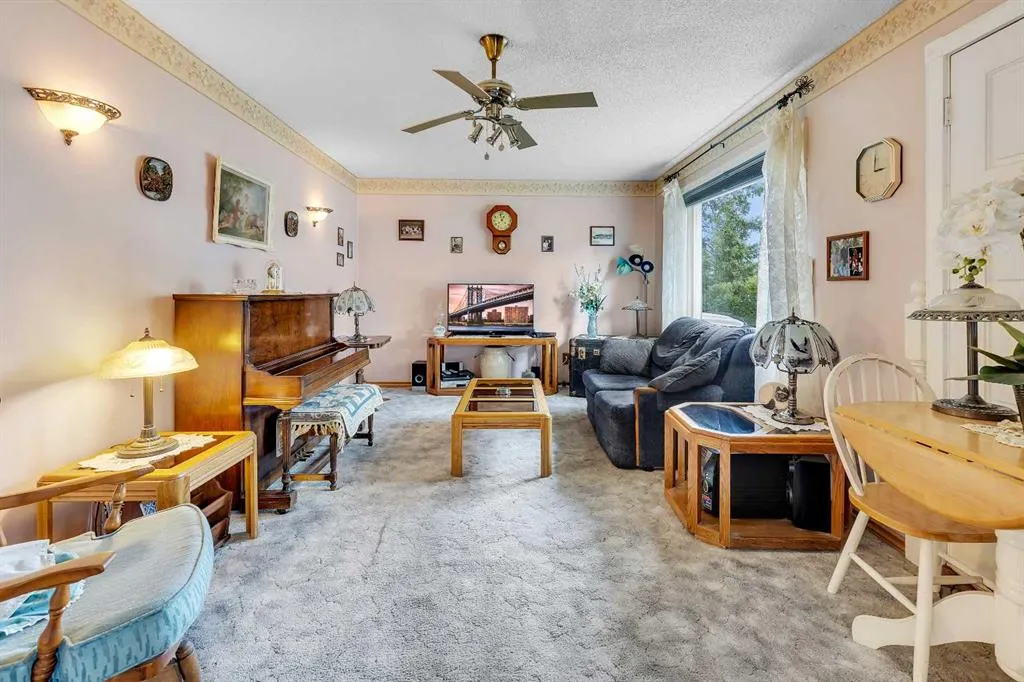 8128 Bowglen Crescent NW