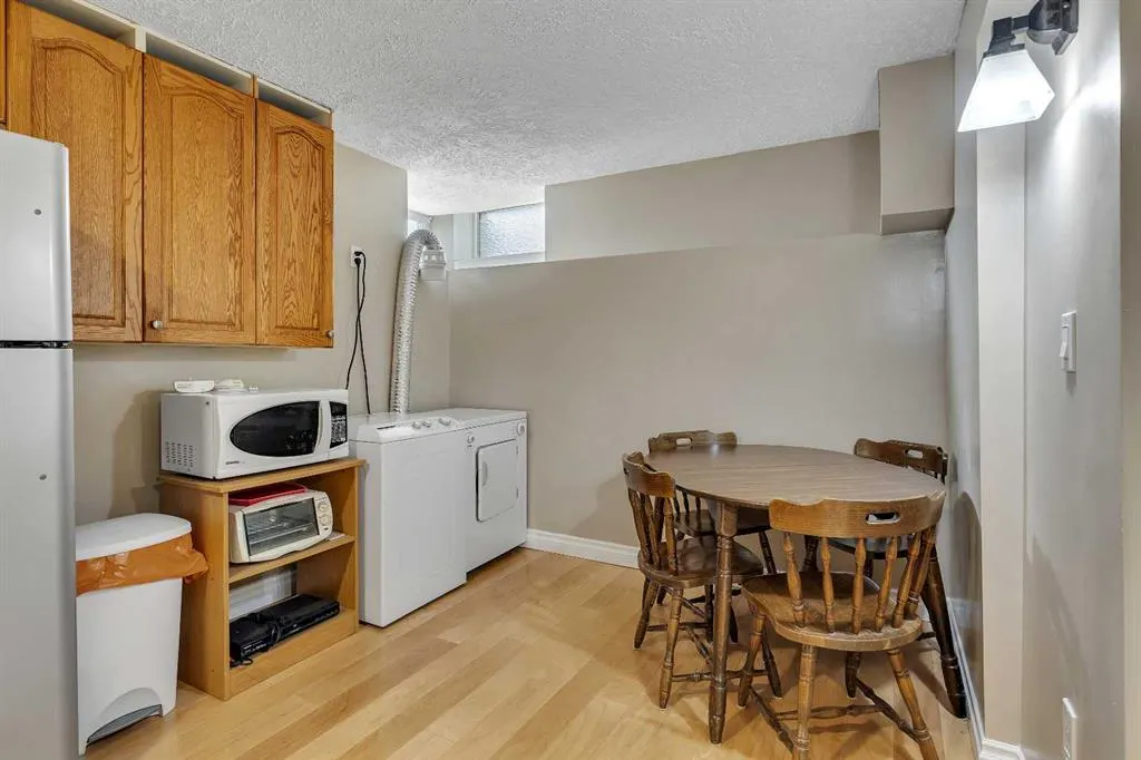 8128 Bowglen Crescent NW