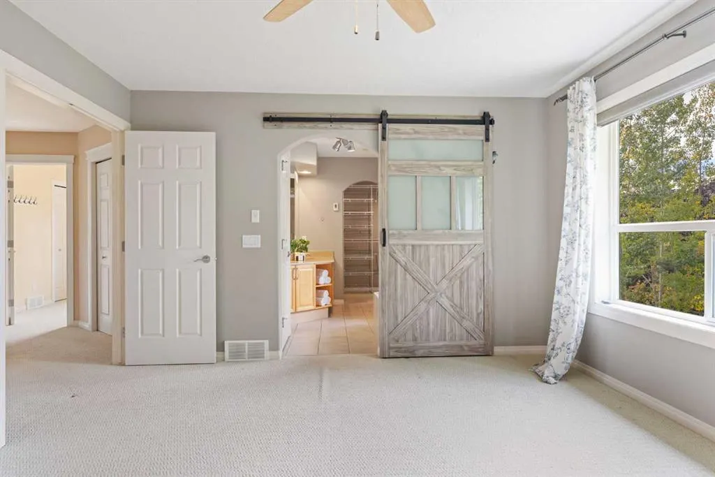164 Strathlea Place SW