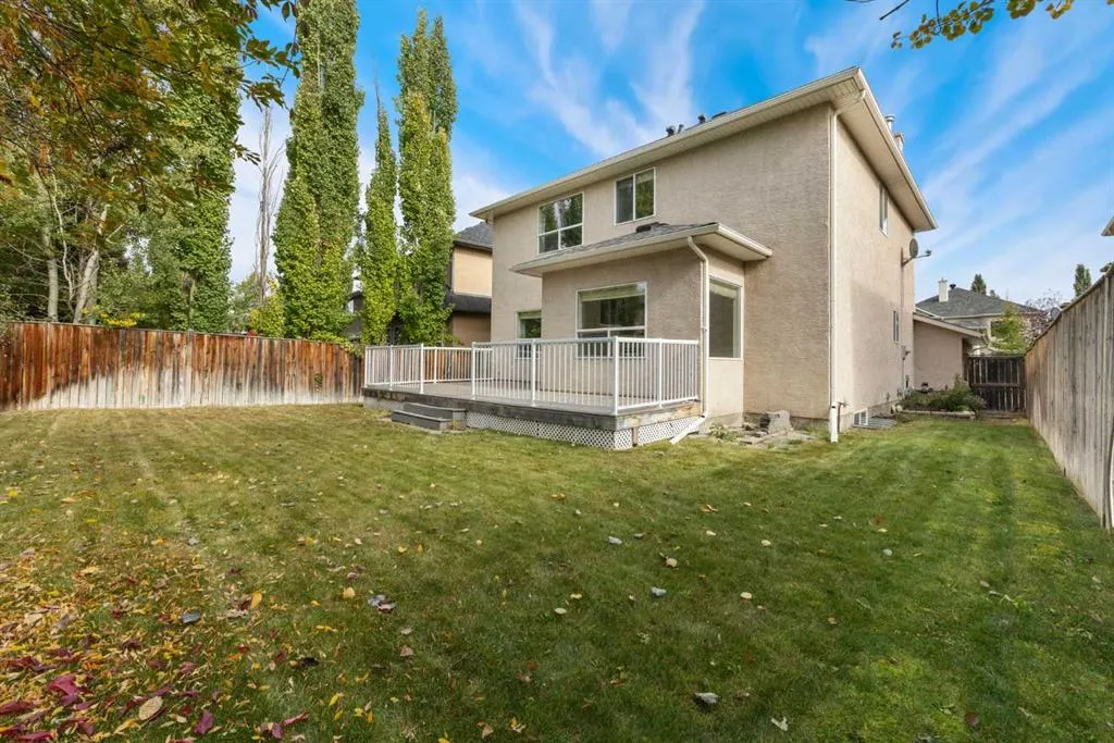 164 Strathlea Place SW