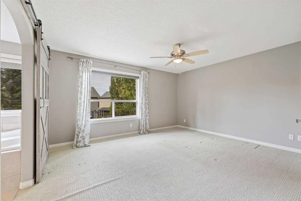 164 Strathlea Place SW