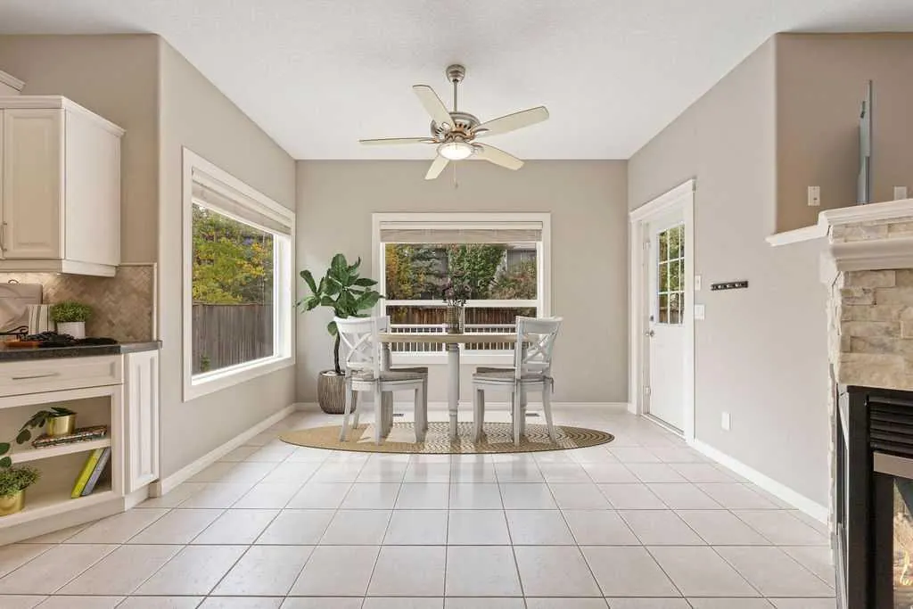 164 Strathlea Place SW