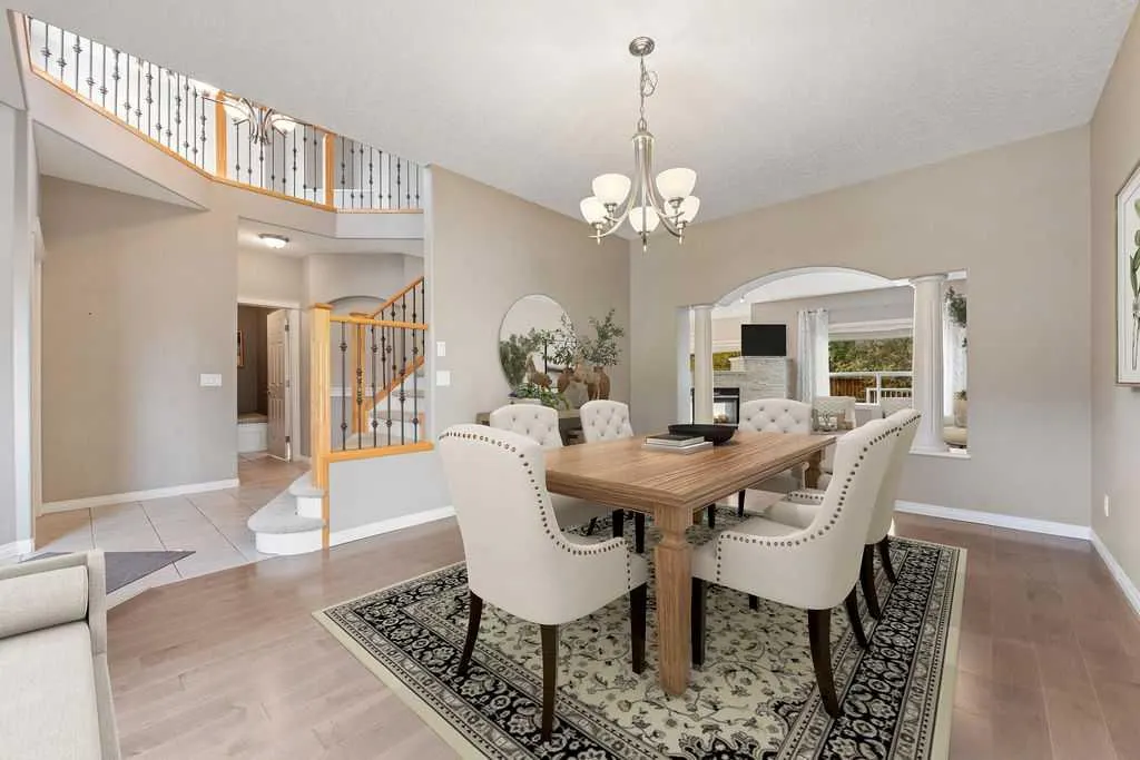 164 Strathlea Place SW