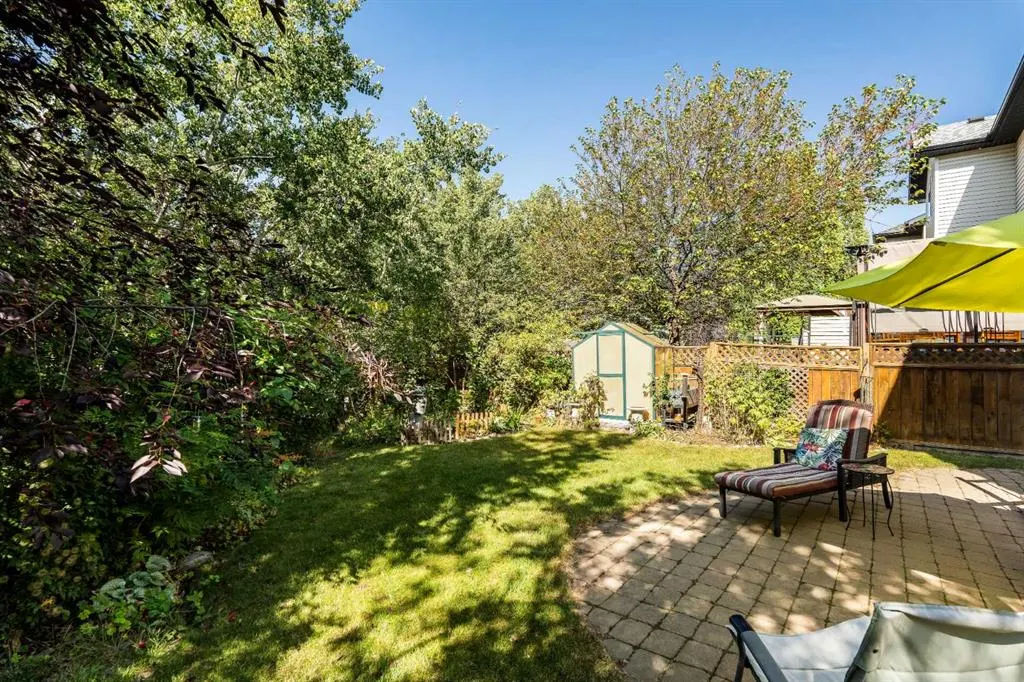 74 Rockborough Park NW