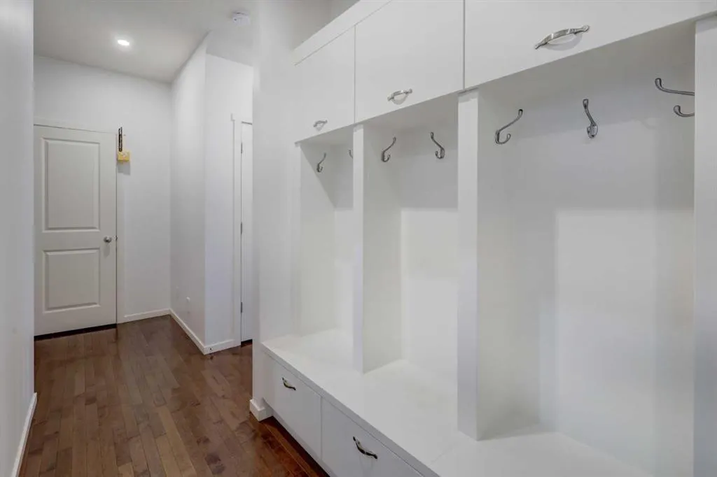 20 Nolancrest Green NW