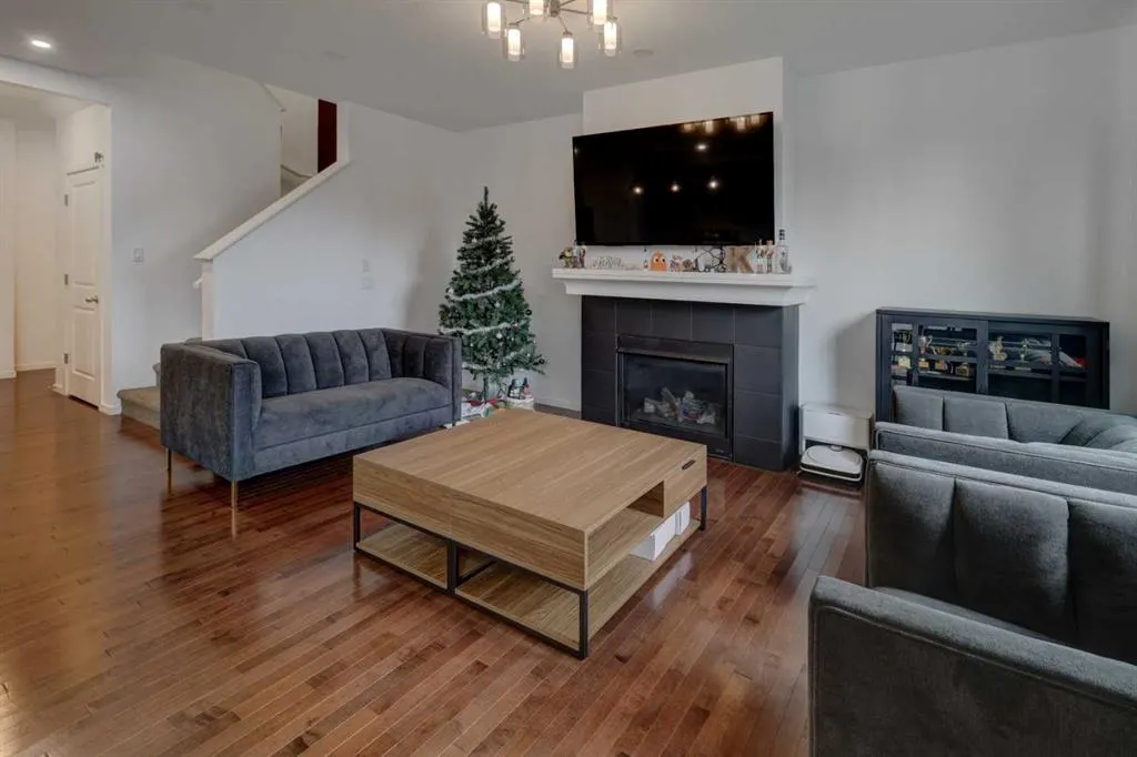 20 Nolancrest Green NW