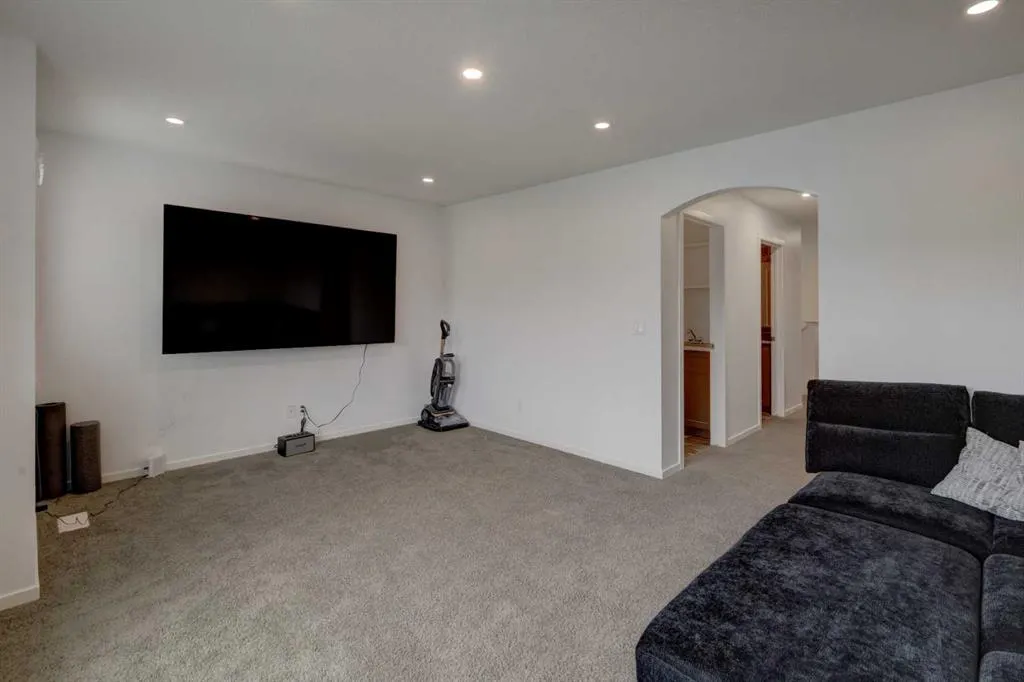 20 Nolancrest Green NW