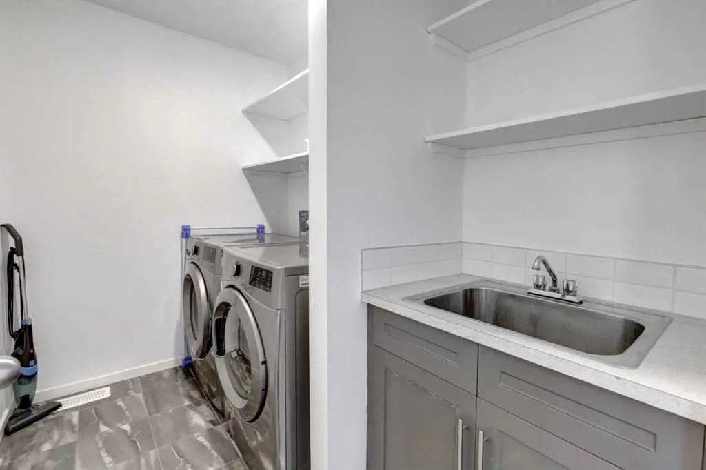 20 Nolancrest Green NW