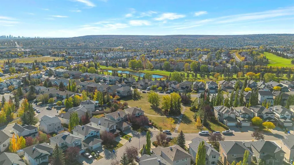 19 Panorama Hills Crescent NW