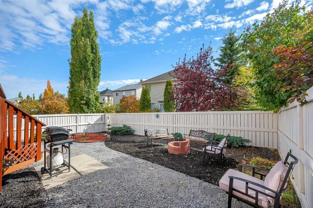 19 Panorama Hills Crescent NW