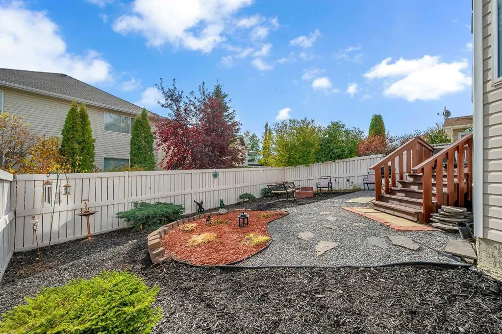 19 Panorama Hills Crescent NW