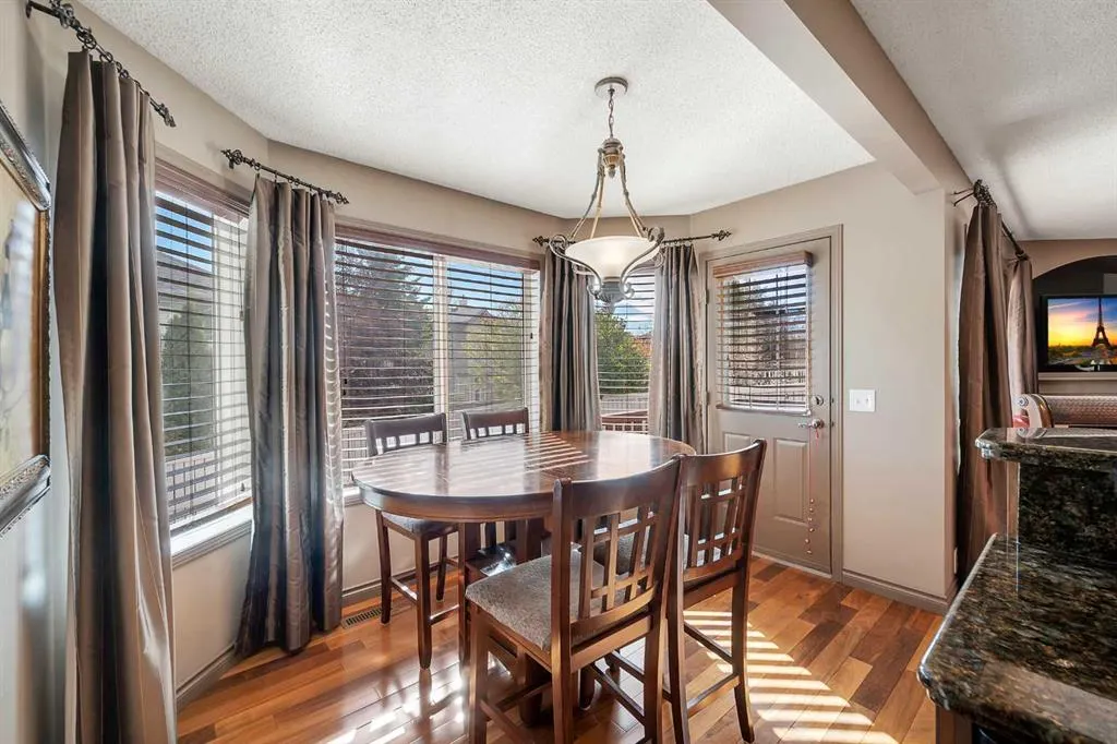 19 Panorama Hills Crescent NW