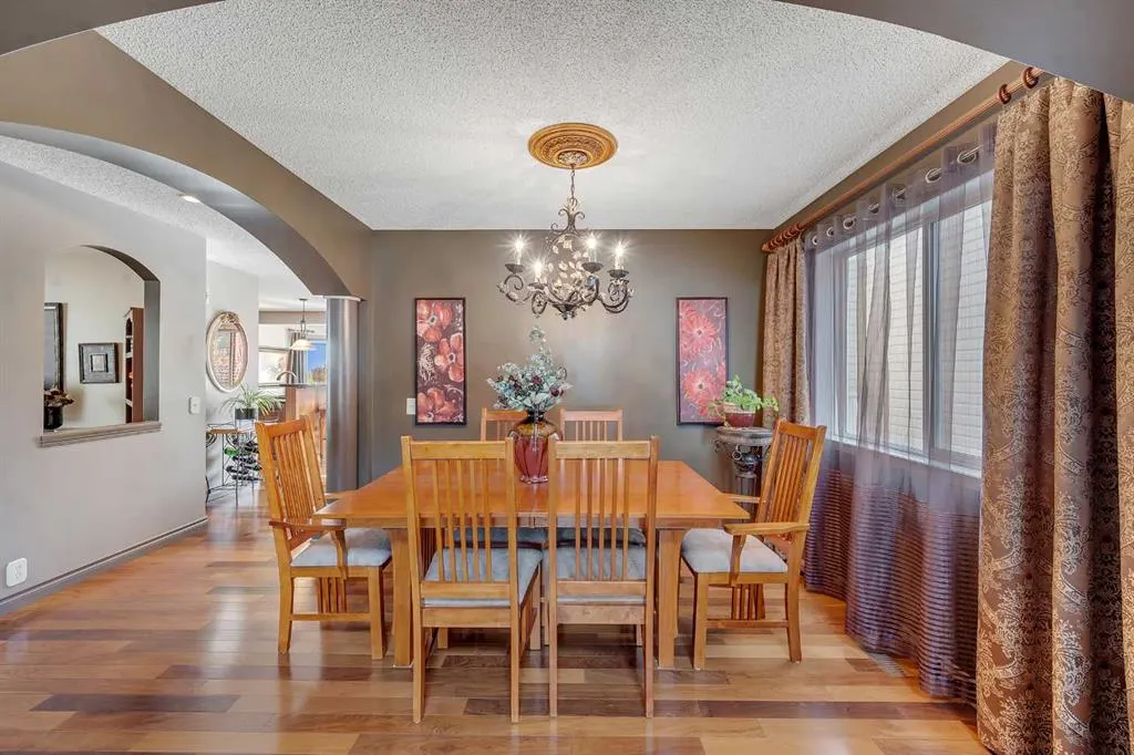 19 Panorama Hills Crescent NW