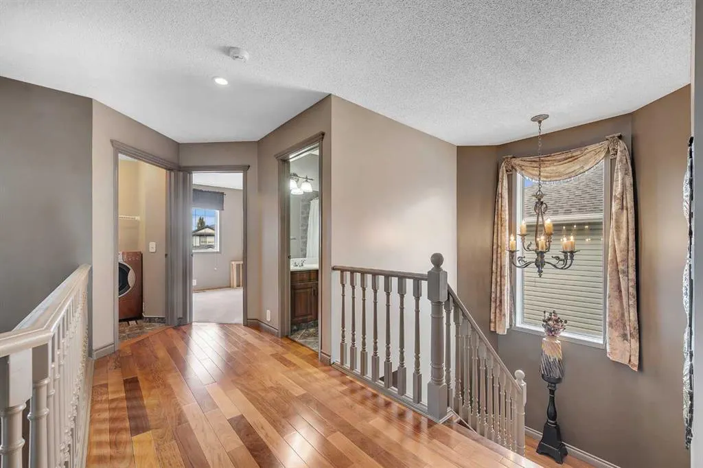 19 Panorama Hills Crescent NW