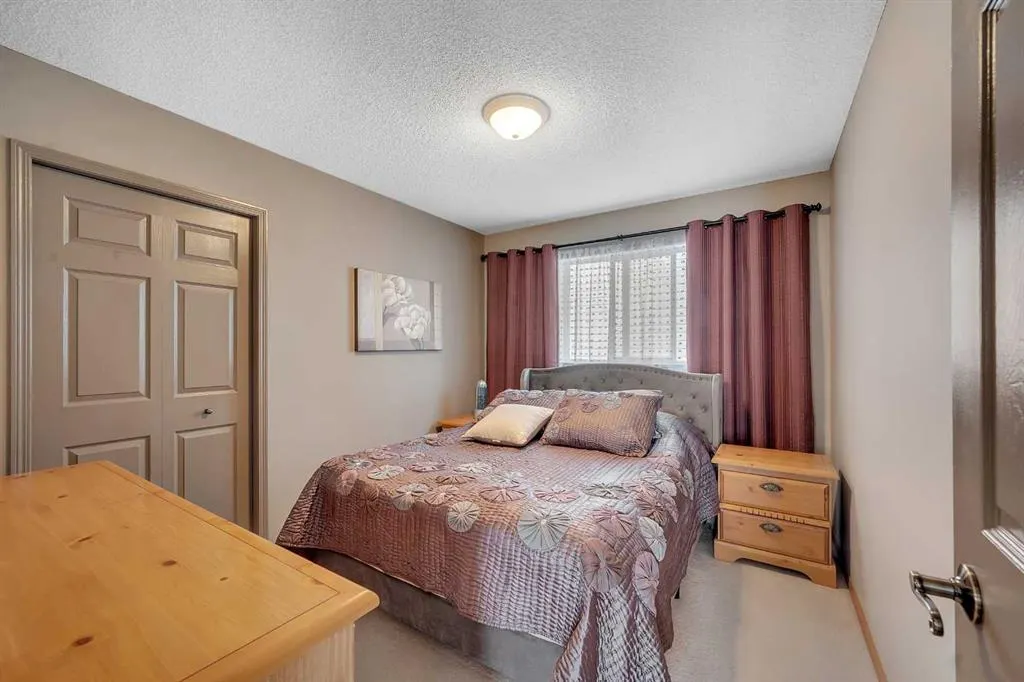 19 Panorama Hills Crescent NW