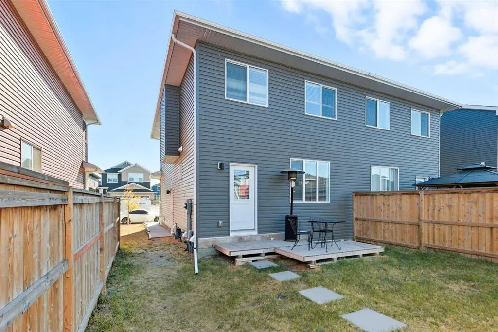 64 Red Embers Manor NE