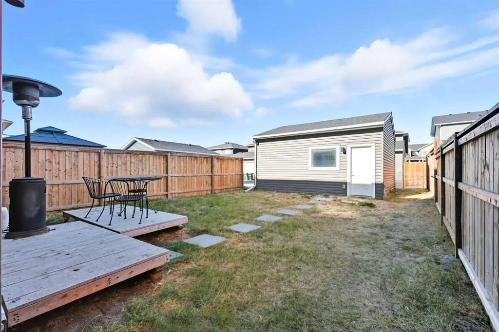 64 Red Embers Manor NE