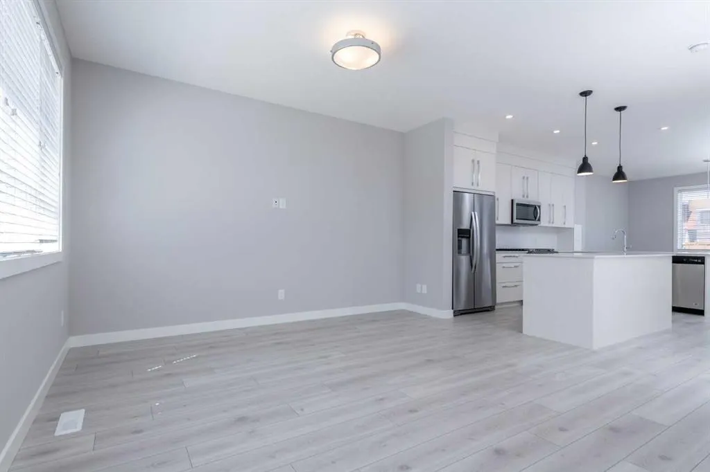 64 Red Embers Manor NE