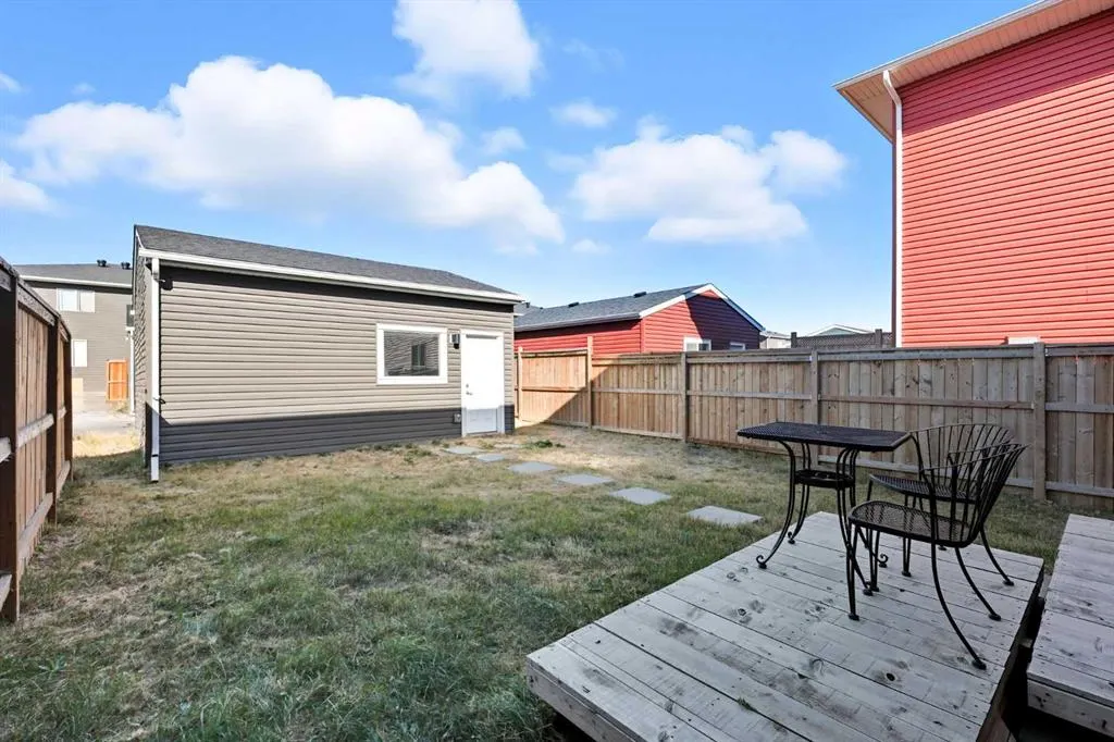 64 Red Embers Manor NE