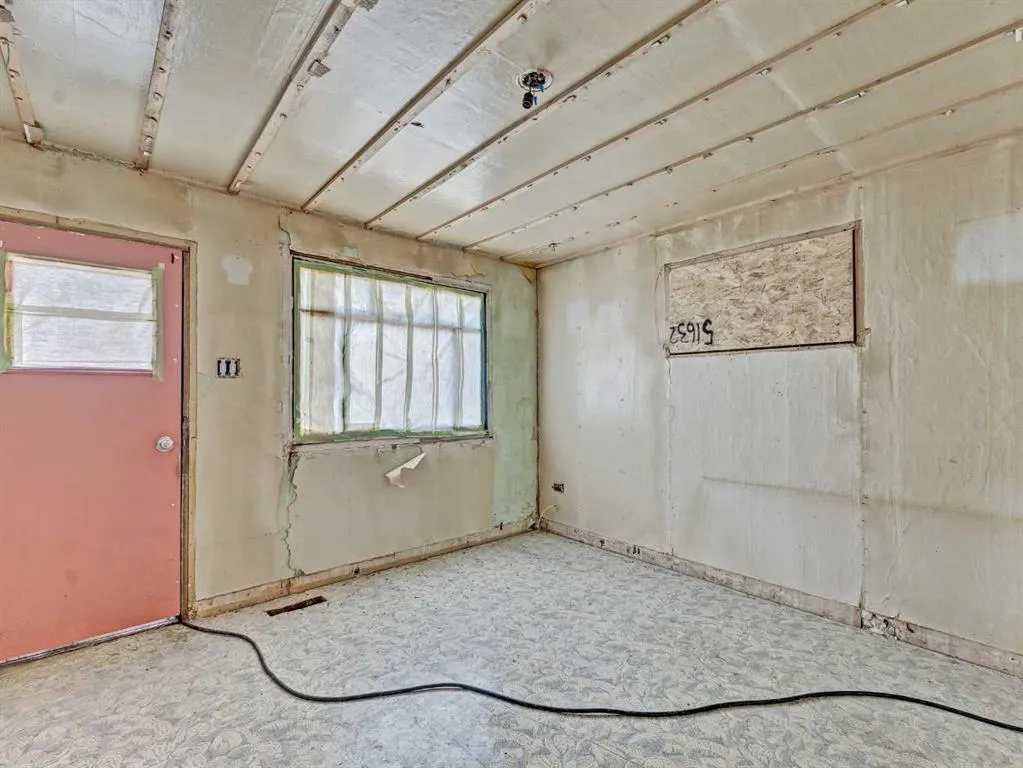 640 Pottery Street SE