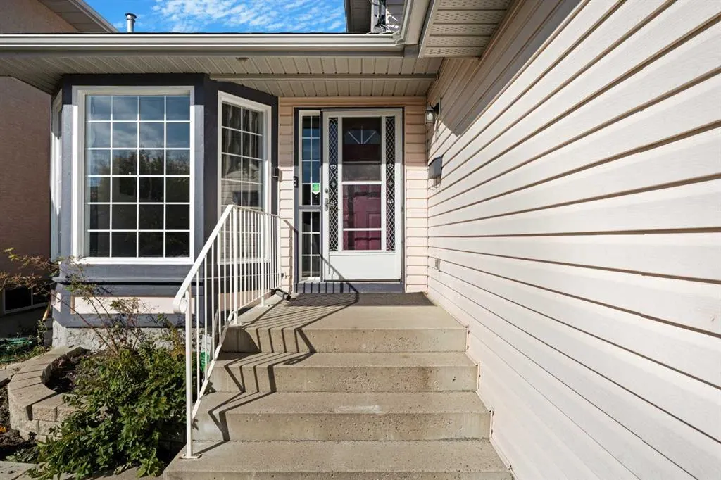 30 Hidden Circle NW