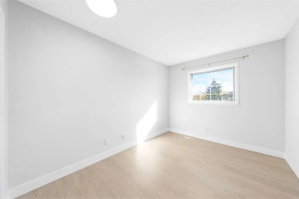 30 Hidden Circle NW