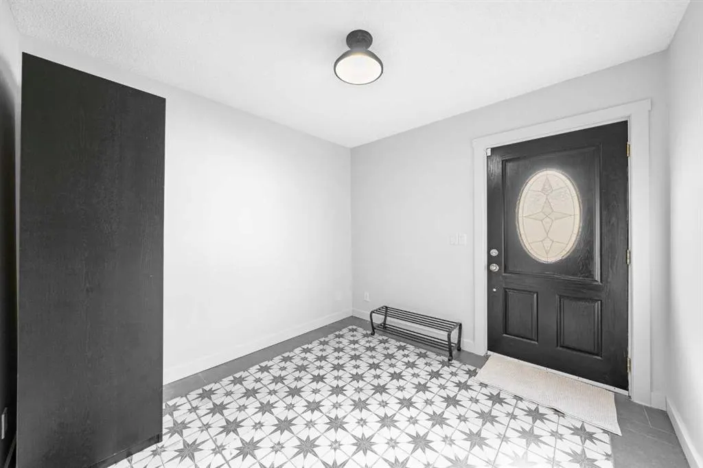 30 Hidden Circle NW