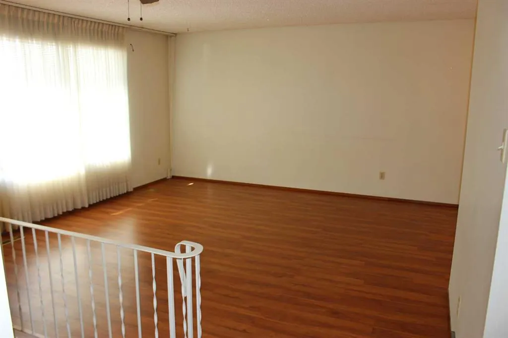 2409 17 Street N