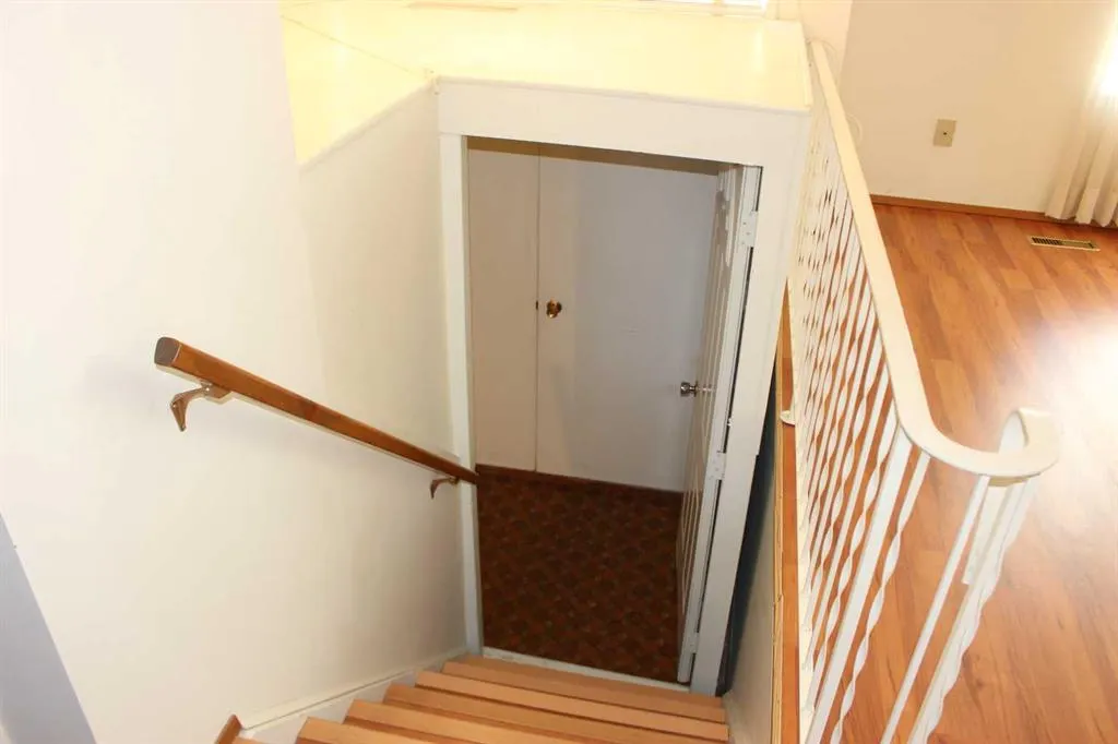2409 17 Street N