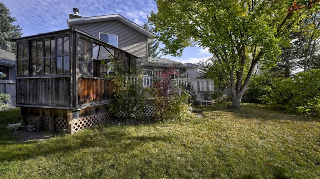 160 Riverstone Crescent SE