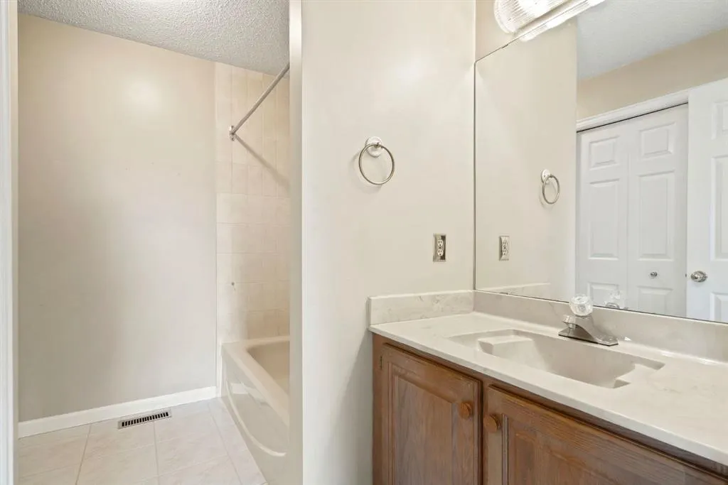 275 Woodridge Drive SW, #23
