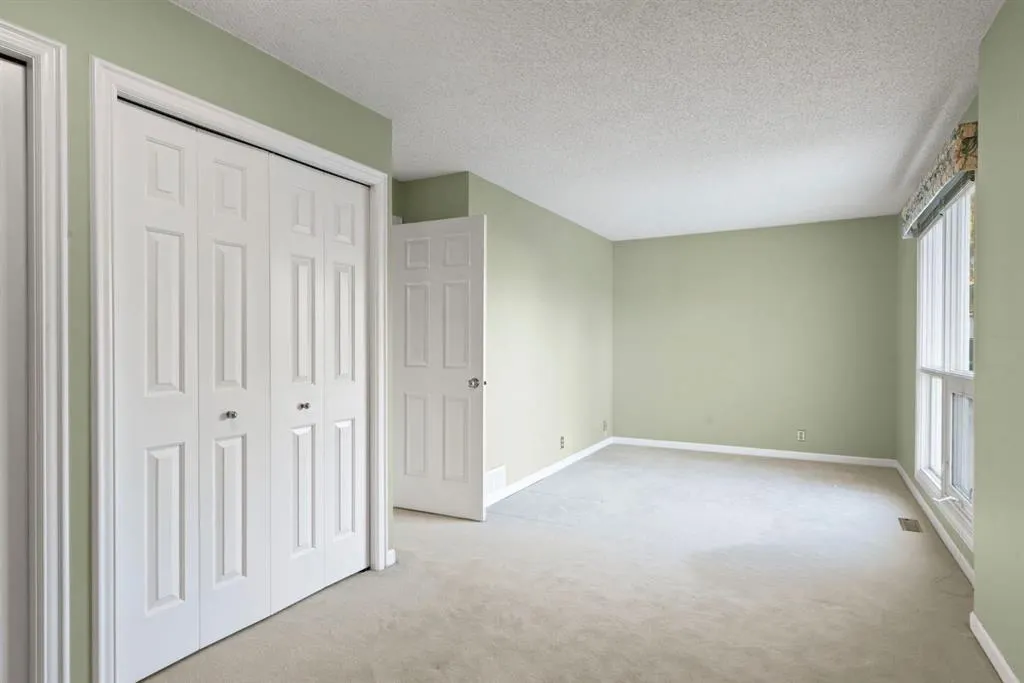275 Woodridge Drive SW, #23