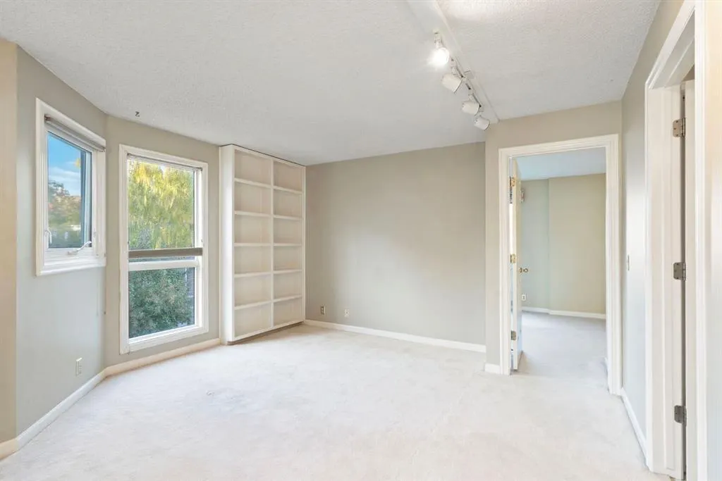 275 Woodridge Drive SW, #23