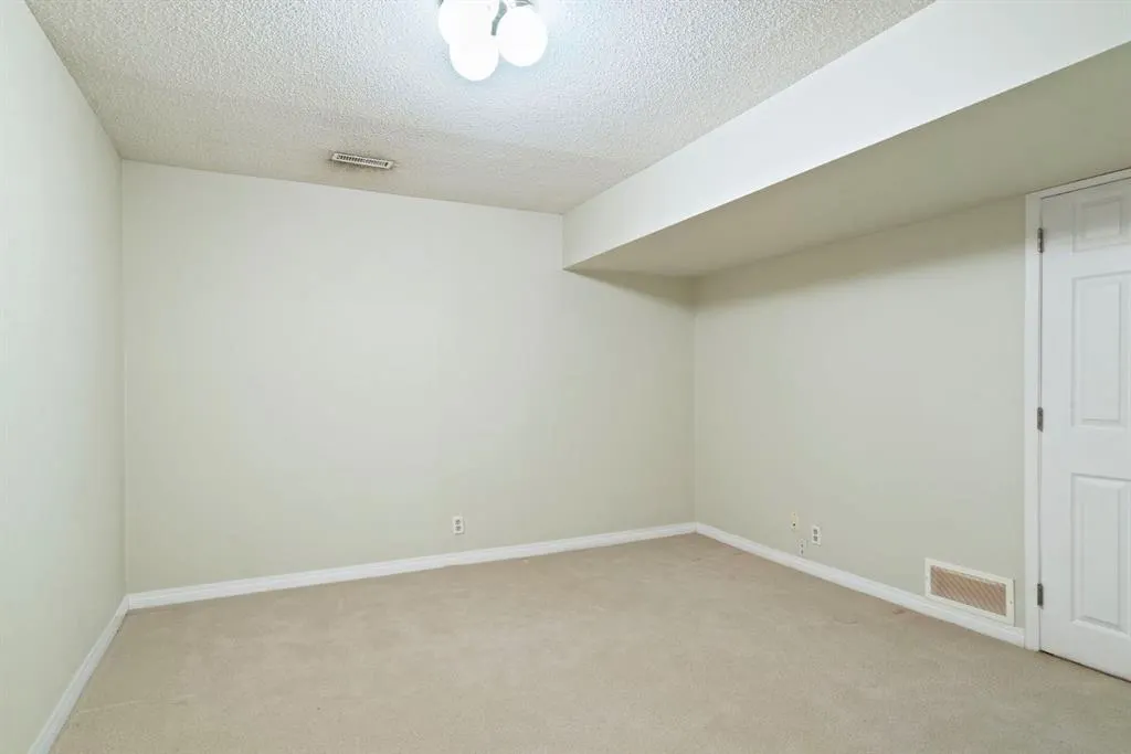 275 Woodridge Drive SW, #23
