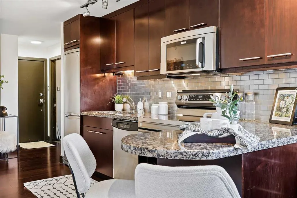 1709 19 Avenue SW, #302