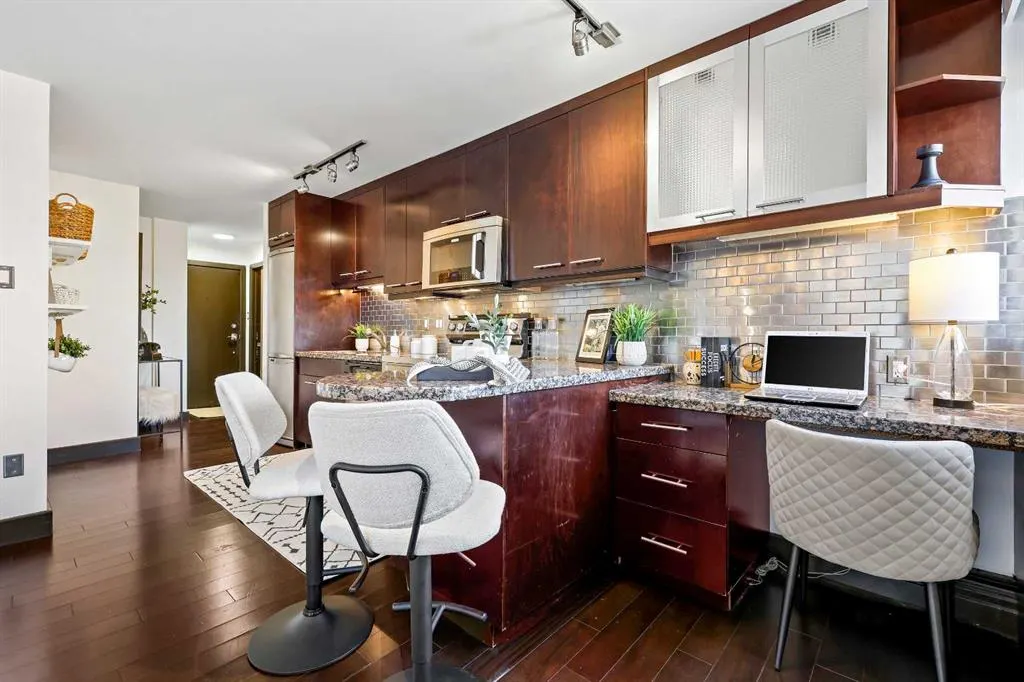 1709 19 Avenue SW, #302