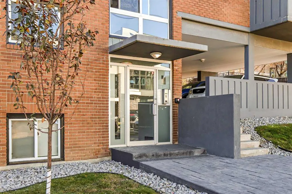 1709 19 Avenue SW, #302