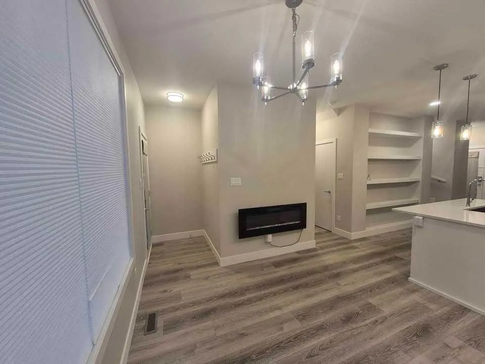 1155 Coalbrook Place W