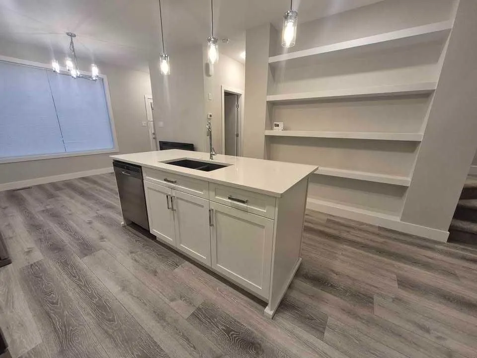 1155 Coalbrook Place W