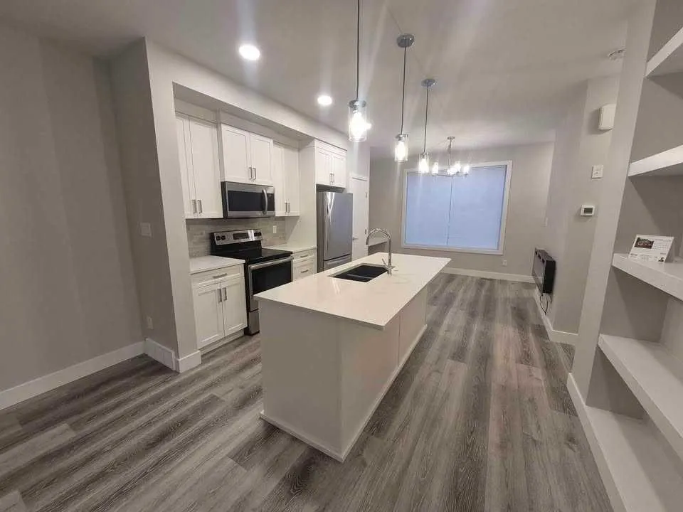 1155 Coalbrook Place W