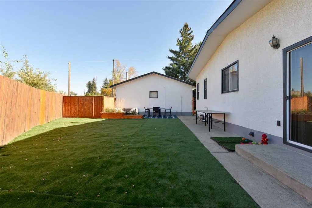 6304 Crowchild Trail SW