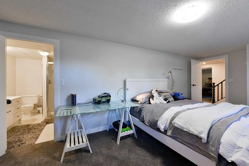 6304 Crowchild Trail SW