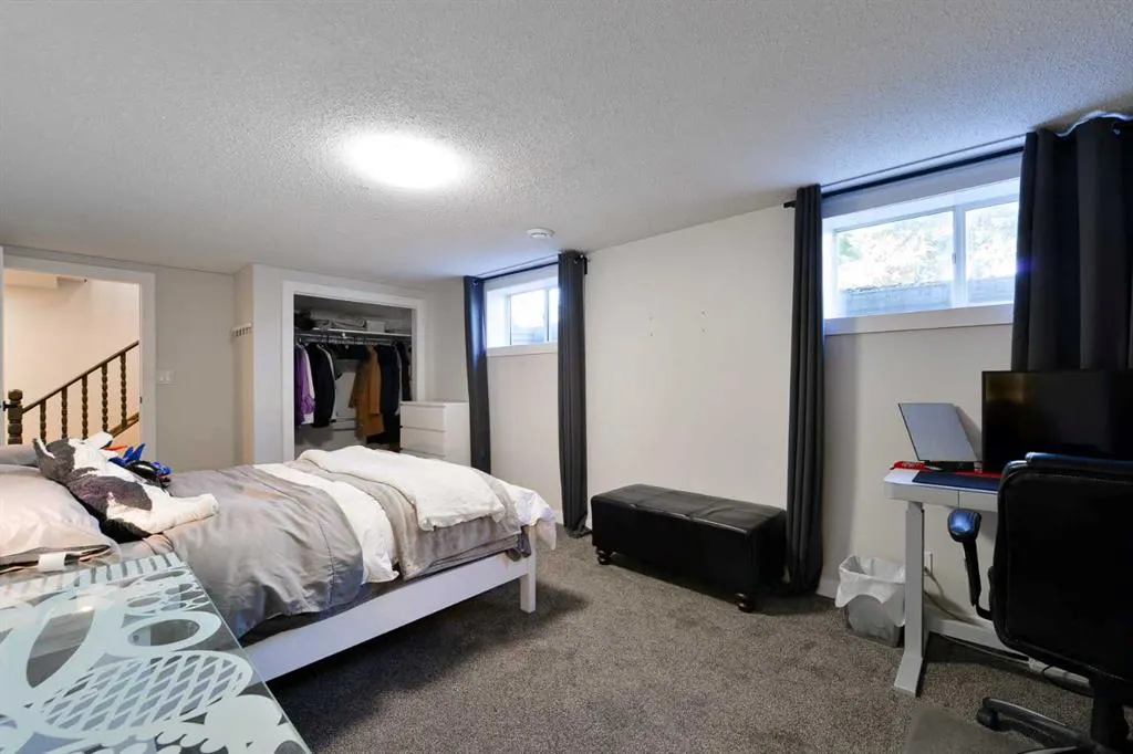 6304 Crowchild Trail SW