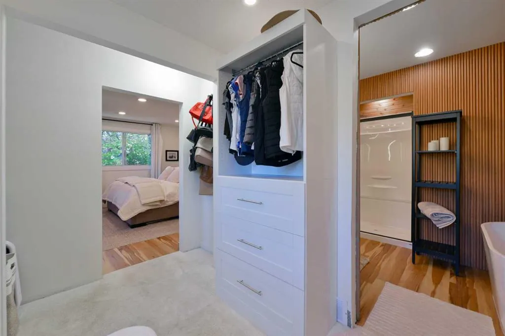 6304 Crowchild Trail SW