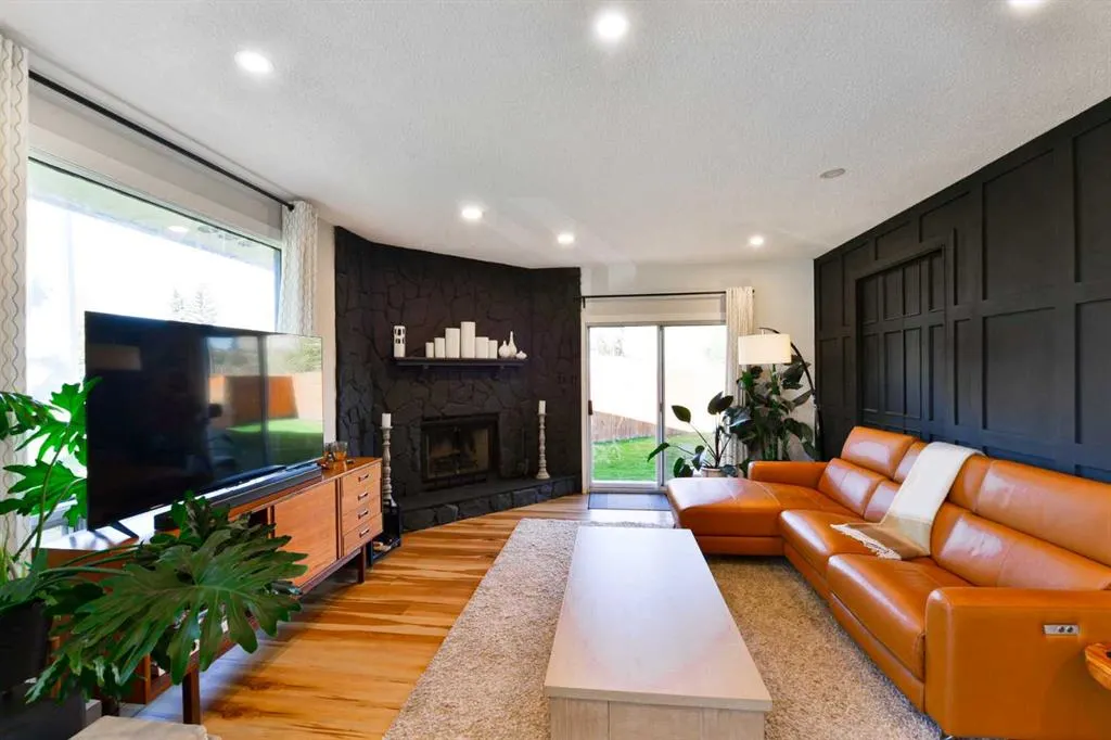 6304 Crowchild Trail SW