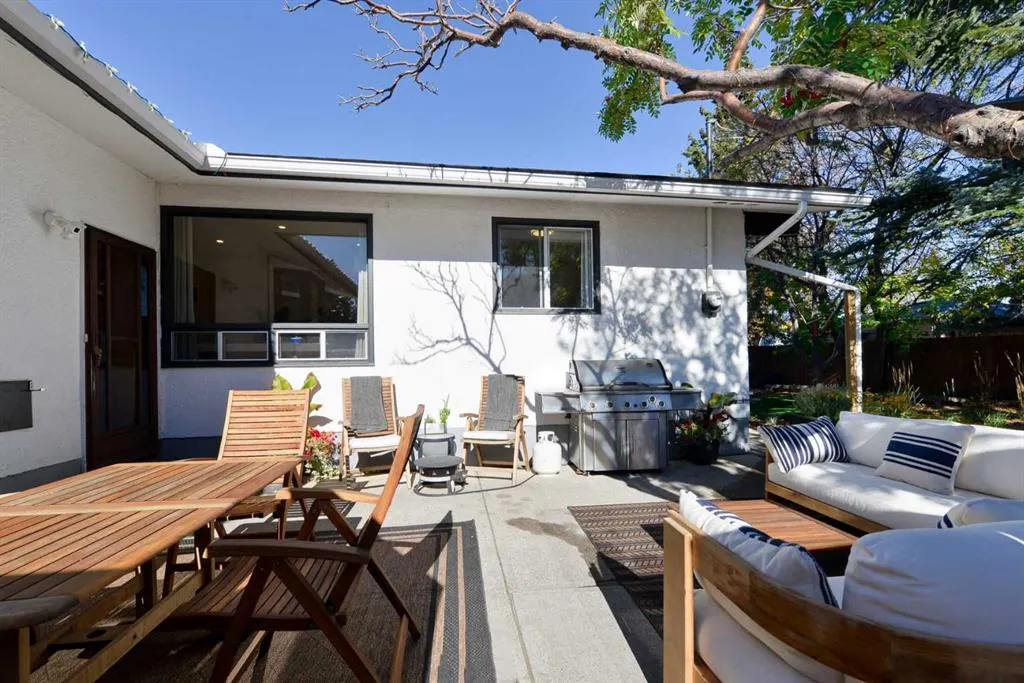 6304 Crowchild Trail SW