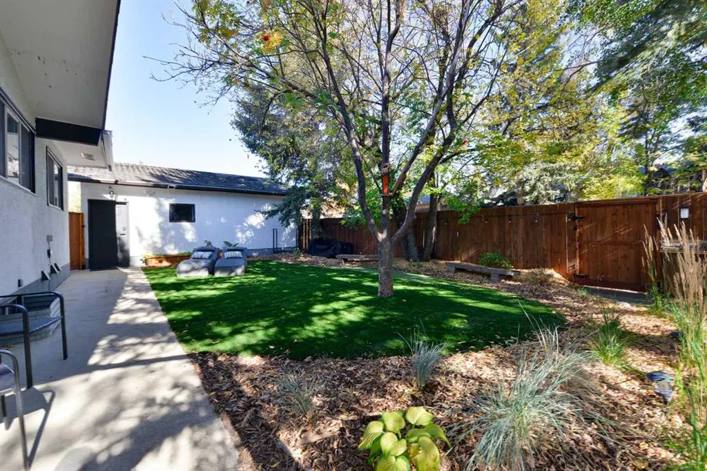 6304 Crowchild Trail SW