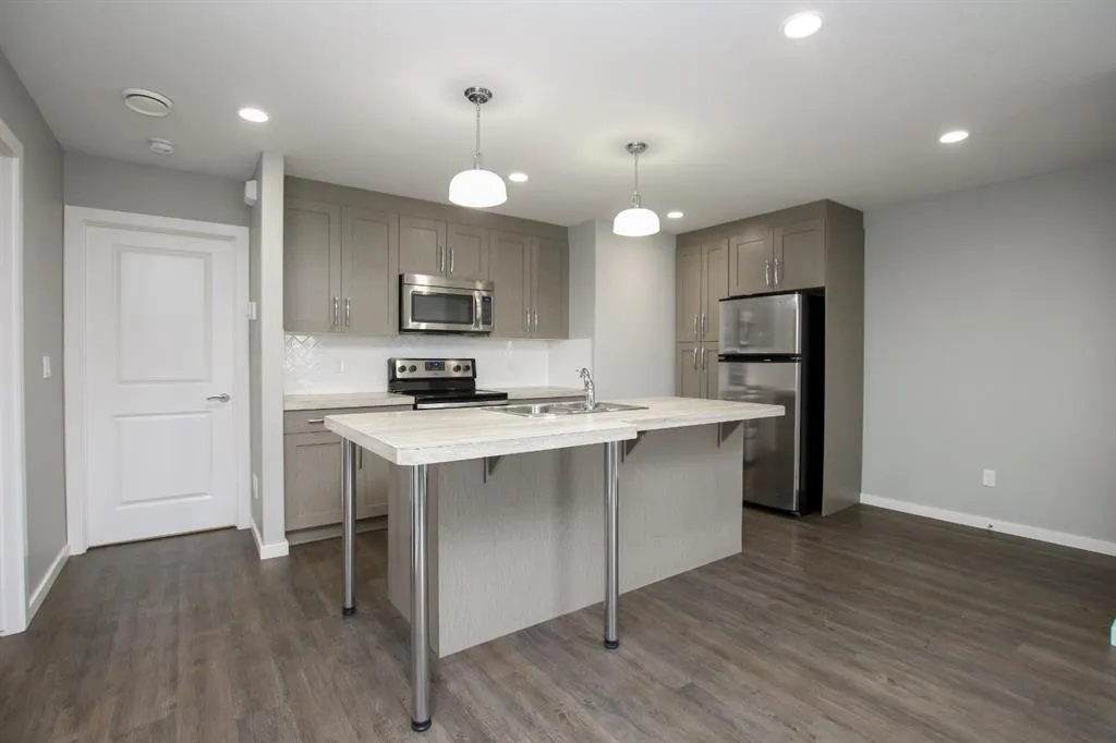 43 Reid Court, #102
